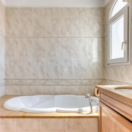 Casa Con Piscina Y Amarre * Empuriabrava