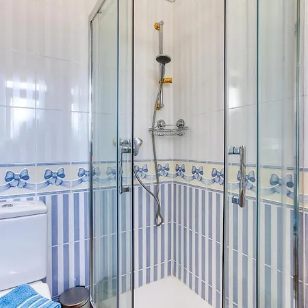 Casa Con Piscina Y Amarre *