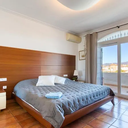 Casa Con Piscina Y Amarre Holiday home